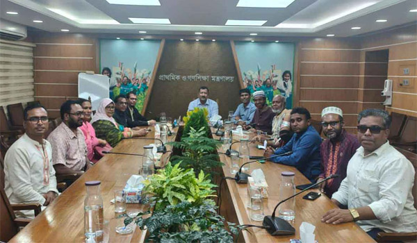 U haqiqatan ham Internetda jinsiy aloqa qilishni xohladi